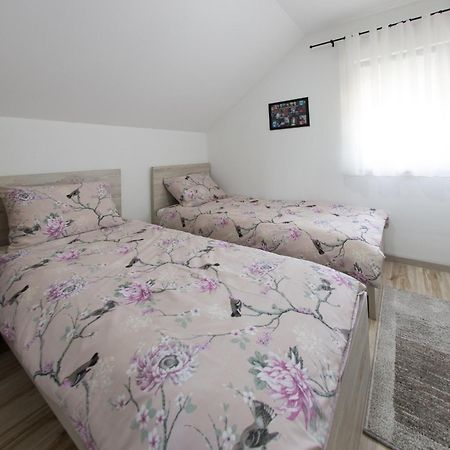 Apartment Kalimero Otočac Zewnętrze zdjęcie