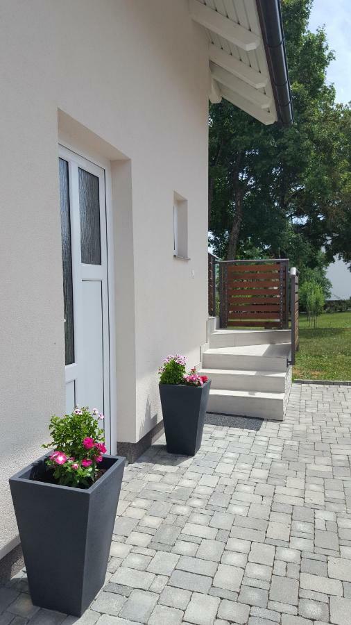 Apartment Kalimero Otočac Zewnętrze zdjęcie